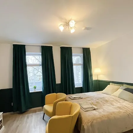 Cozy Airport 5 Min Free Parking