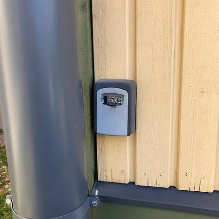 Cozy Airport 5 Min Free Parking Apartment Tallinn